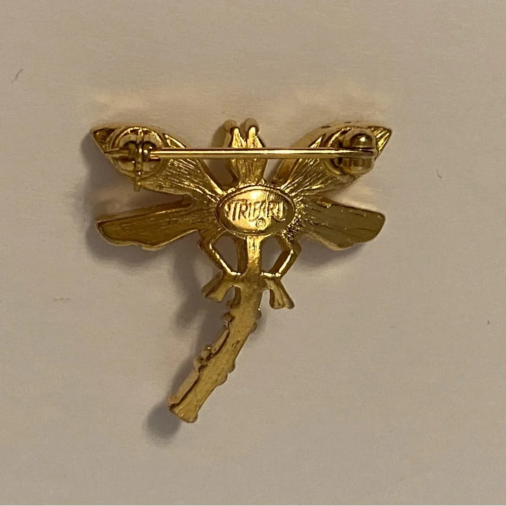 TRIFARI BROOCH PIN DRAGONFLY PALE PINK ENAMEL GOLD PLATE VINTAGE 1950s SIGNED